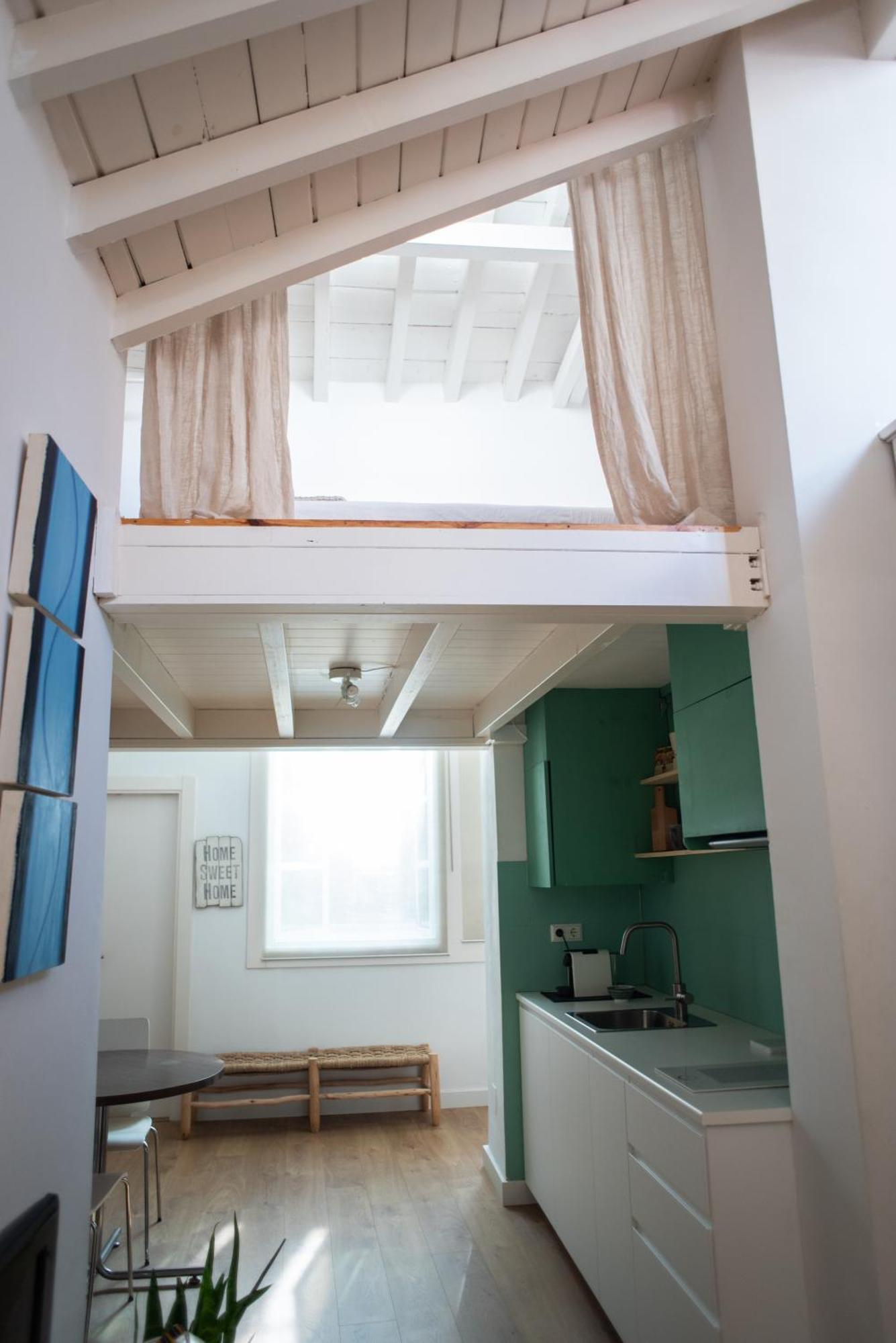 Cozy & Quiet Apartment In The Center Málaga Exteriör bild